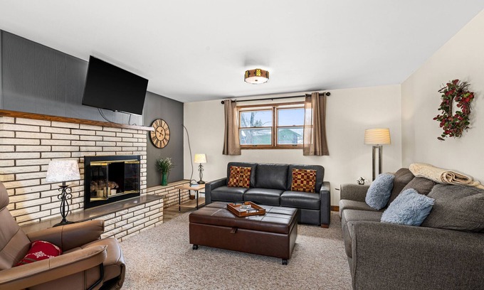 Billings Park House | Whitehouse Retreat Suite | Near River & Duluth