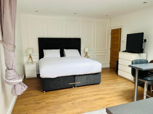 Dumbarton Apartment | Whiteley’s Cottages studio