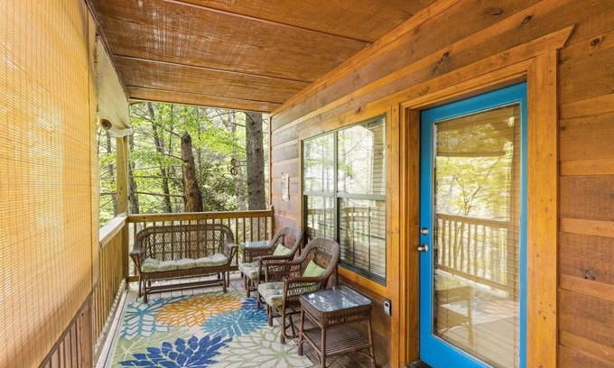 Gatlinburg - Pigeon Forge Cabin | Whitetail Cabin 2 Bedroom Cabin by RedAwning