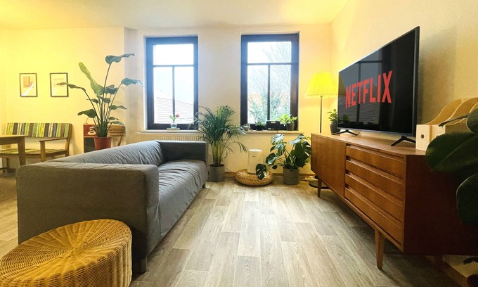 Giebichenstein Apartment | Whole apartment, 2 rooms. Close to the Saale, Burg (Plant Room 6)