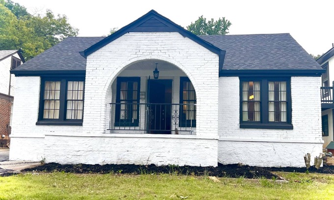 Tarrant House | Whole Home Close To Airport.
