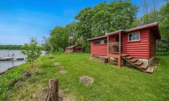 Holcomb Cabin | WHOLE ISLAND TO YOURSELF, boat included. Sleeps 8 people.