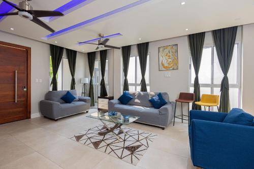 Santa Ana House | Wi fi, Hot water, A-C Vacation Home