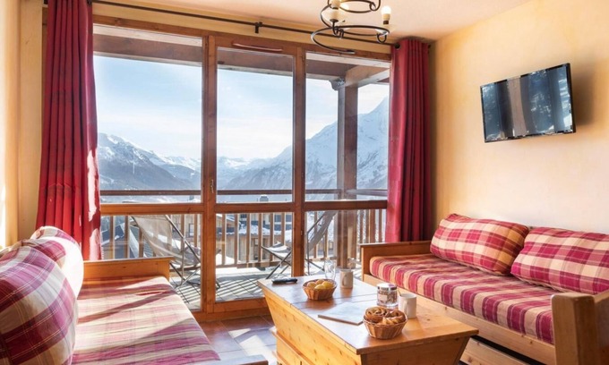 Les Eucherts Apartment | Wifi, 150m from shops, swimming pool, sauna, hammam, balcony, tv, ski locker, 30m², La Rosière