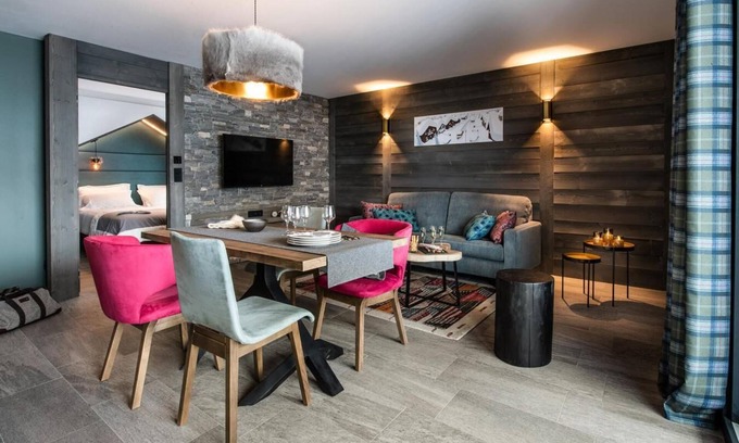 Val-d'Isere Apartment | Wifi, fitness, swimming pool, sauna, hammam, balcony, fireplace or stove, tv, ski locker, 60m²