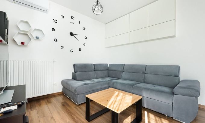 Wilanow Apartment | Wilanów 2-Bedroom Apartment
