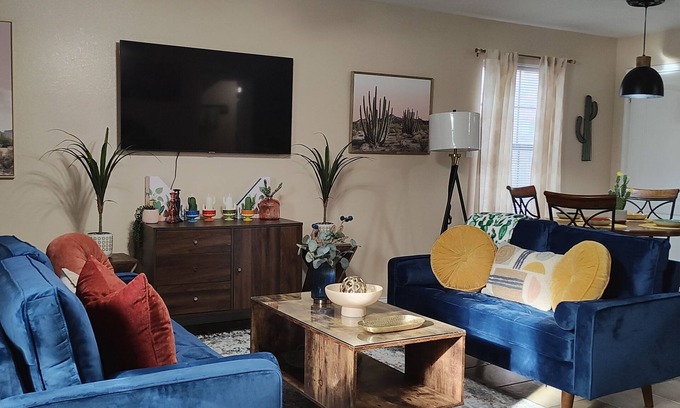 Harlingen Condo | Wild Cactus π΅