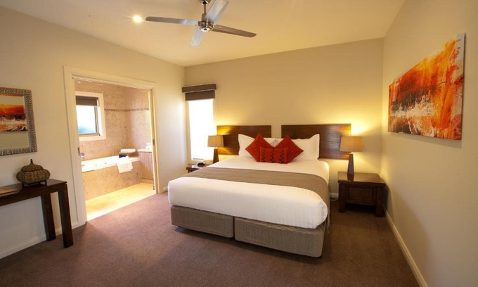 Seville Bed & Breakfast | Wild Cattle Creek Estate
