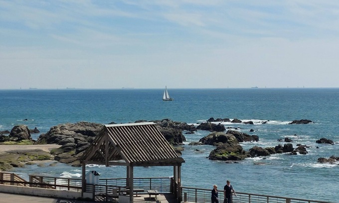 Le Croisic Apartment | Wild coastline, exceptional sea view, close to shops and TGV station