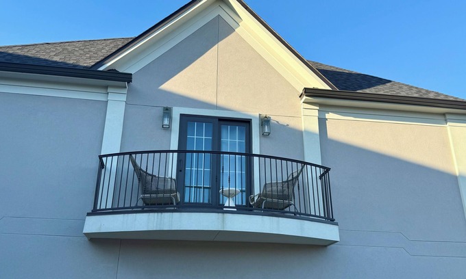 College Station Apartment | Wild Horse Run Retreat- Charming 1-bedroom apartment in College Station.