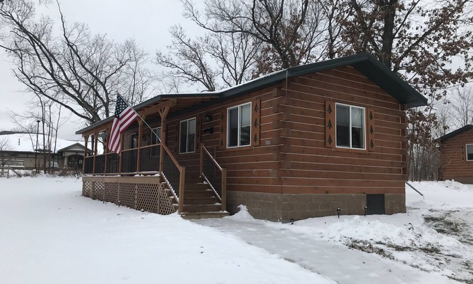 Necedah Cabin | Wildcat cabin