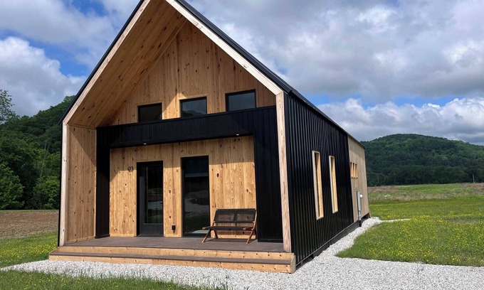 Stanton Cabin | Wildflower Walk| River Beach|HOT TUB Views