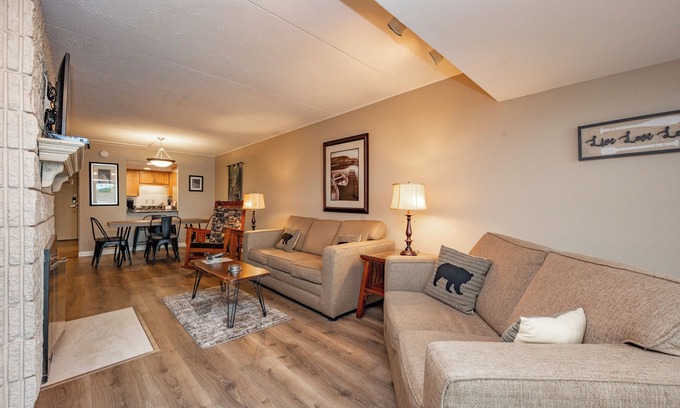 Thayerville Condo | Will O' The Wisp 104B: Lakefront One Bedroom Condo with 2 Fireplaces & Flat Scre