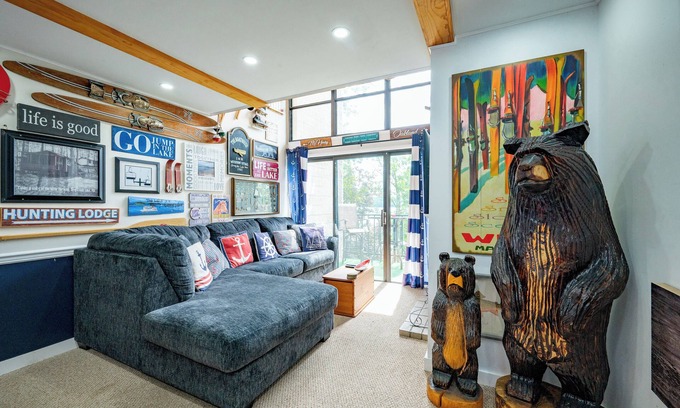 Thayerville Condo | Will O' The Wisp 514C: Lakefront One Bedroom Condo with Scenic Balcony & Cozy Fi