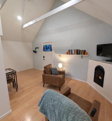 Northeast Neighbors Apartment | Willamette Cottage
