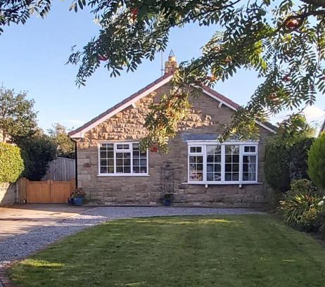 Northallerton House | Willow Cottage 4 bed, cosy stopover, dogs welcome