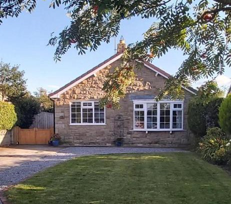 Northallerton Apartment | Willow Cottage 3 bed, cosy stopover, dogs welcome