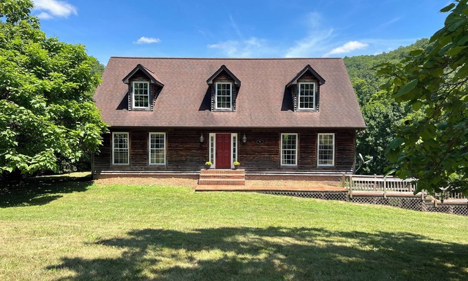 Flat Top House | Willow House~ country charm!nRelax and enjoy nature and tranquility on 250 acres