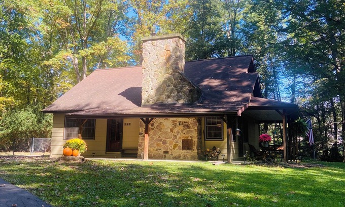 Stormstown Cottage | Willow Oak Cottage - completely renovated and 15 min from Penn State University