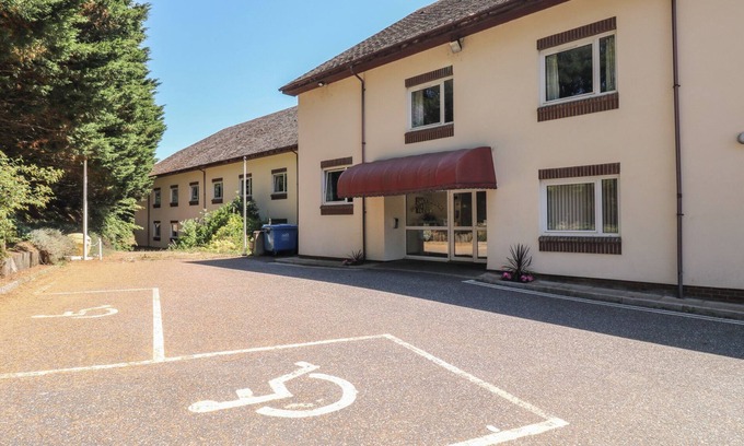 Kingsteignton Cottage | WILLOW, pet friendly in Kingsteignton