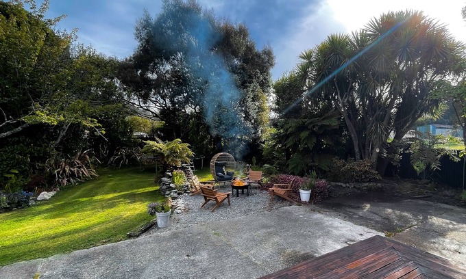Hector House | Willow & Waves - Huge outdoor space & Full kitchen