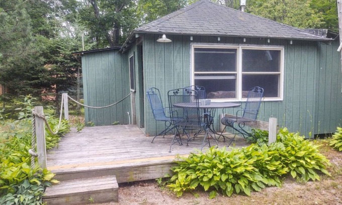Algoma District Cabin | Wilson Klub - Cabin on Waterfront Property