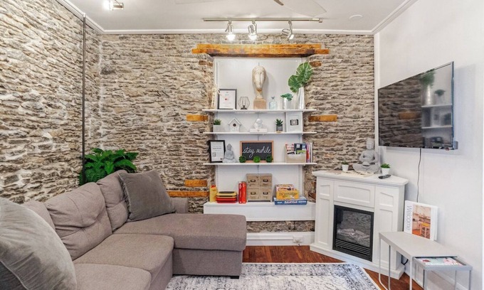 Belleville Apartment | Wind Rose 22 · Shop, Sip & Stroll Downtown + ON Parks Pass