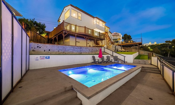 Morena House | WINDOWS OF THE WORLD- VIEWS.POOL.SPA.GAMES