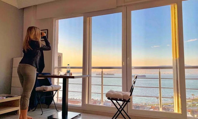 Karabaglar Condo | Windows On The Bay - izmir