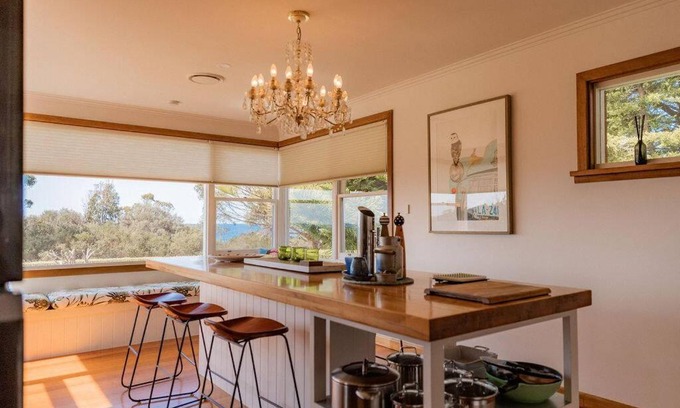 Bicheno House | Windrift Retreat - Family & Sea