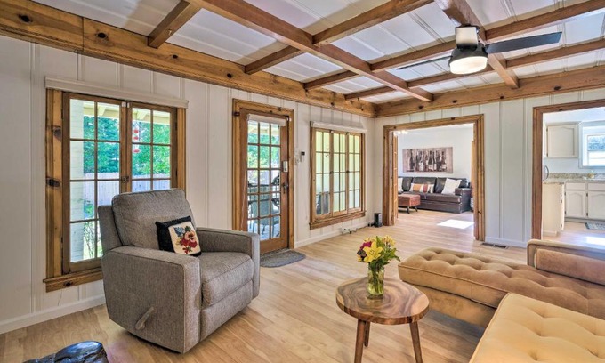 Shenandoah Valley House | Wine Country Escape with Hot Tub in River Pines!