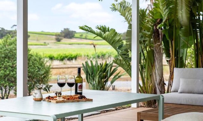 McLaren Vale House | Wine Down McLaren Vale ~ a cosy vineyard retreat