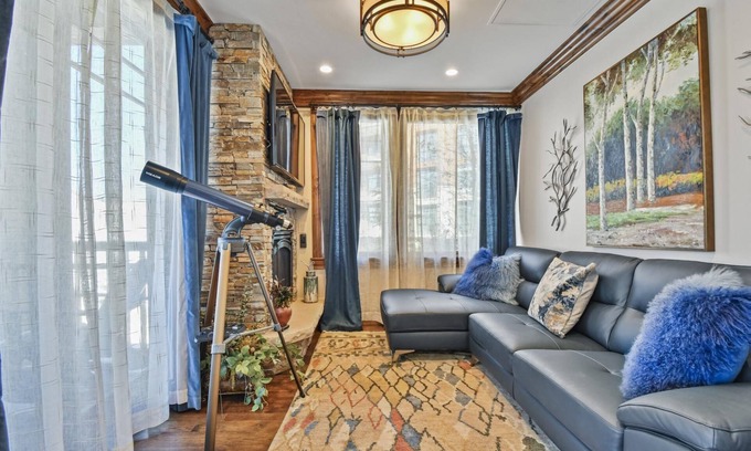 Empire Pass Condo | Winter Getaways Available! Ski Deer Valley! Lovely Ski Condo, Silver Strike #201, Amenity access