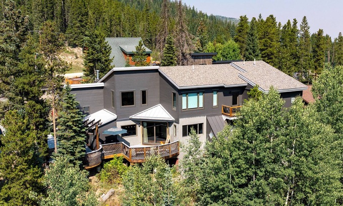 Old Town House | Winter Park Ski Haus, slopeside hot tub, sleeps 19