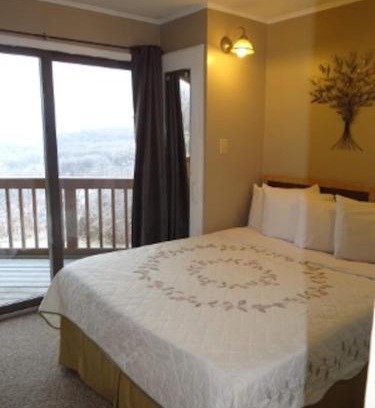 Ghent Apartment | Winterplace Ski in Ski out condo First Floor D103
