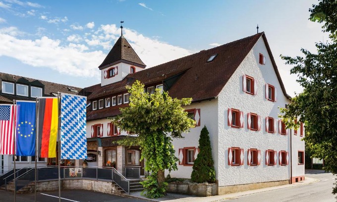 Edelsfeld Hotel | Wirtshaus & Hotel Goldener Greif