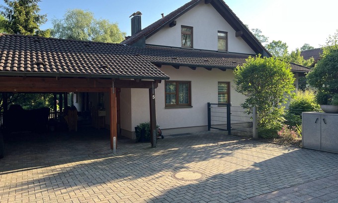 Stockdorf Apartment | Wohnen im Grünen am Stadtrand von München
