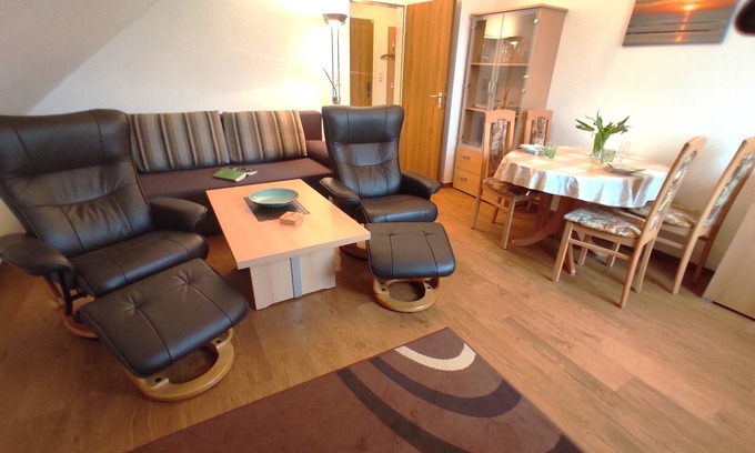 Busumer Deichhausen Apartment | Wohnung im Schönen Büsumer Deichhausen an der Nordsee, 2 km von Büsum Entfernt
