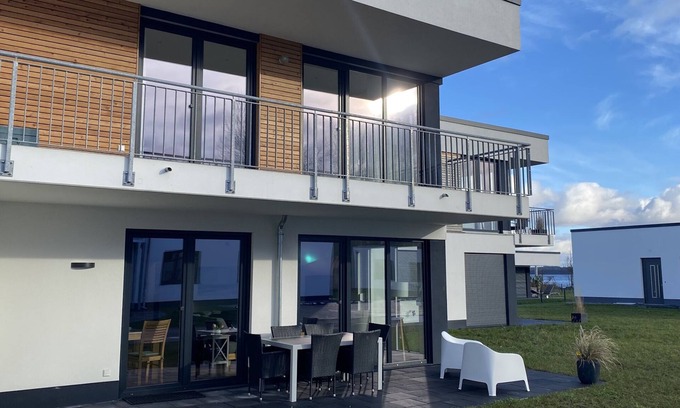 Schwerin Apartment | Wohnung Seebrise Komfort - Ferienwohnung mit Terrasse und Garten