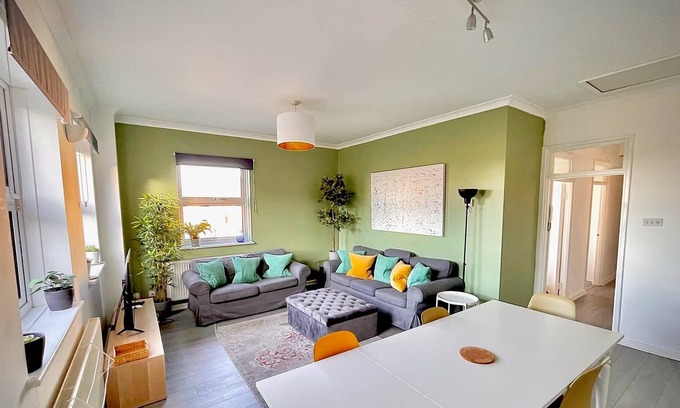 Wokingham Apartment | Wokingham Stylish and Spacious 3 Bedroom Townhouse 35
