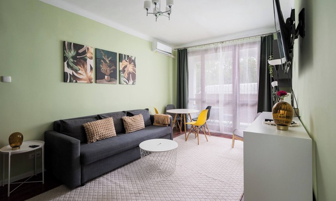 Muranow Apartment | Wola Anielewicza Homely Apartment