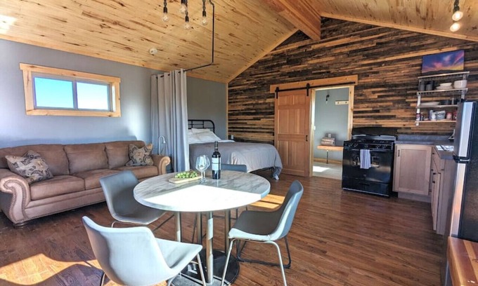 La Sal Cabin | Wolf Springs Ranch, Cabin 7
