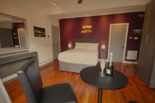 Bramcote House | Wollaton Park Hideaway