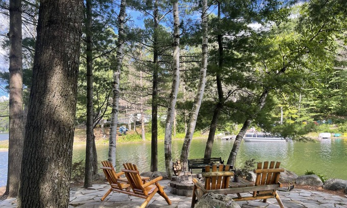 Lake Arrowhead Cabin | Wolves Den- Lakefront Cabin w/Private Hot Tub