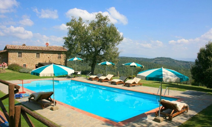 Civitella in Val di Chiana Villa | Wonderful private villa with WIFI, private pool, TV, pets allowed and parking, close to Arezzo