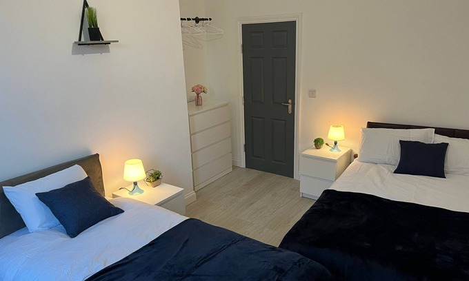 Bedford Apartment | Wonderful 2 bed flat in the town centre/free parking.
