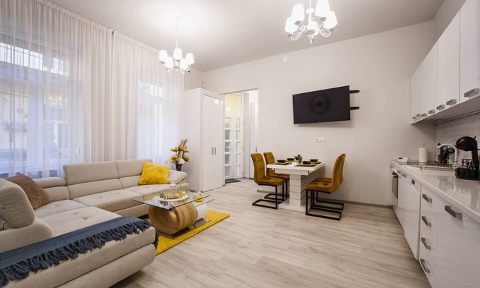 Oradea Apartment | Wonderful 2 bedroom Central Apartment