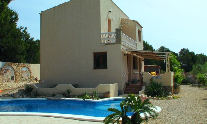 El Perello House | Wonderful country house with private pool