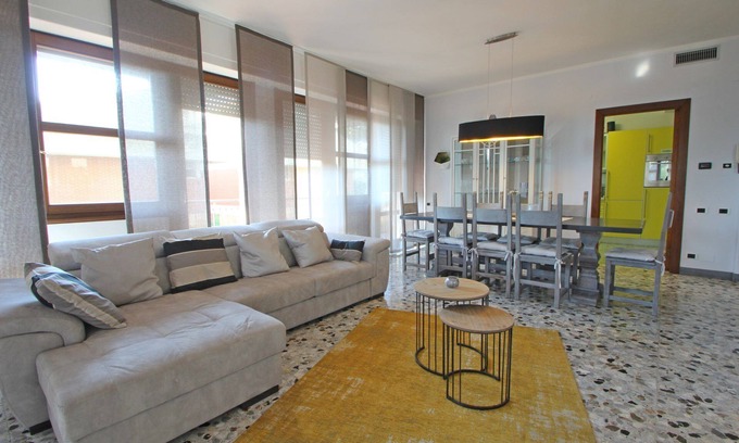 Ronchi Apartment | Wonderful flat for 6 People at 120m from the Sea in Tuscany, near Forte dei Marmi, parking, Wifi.
