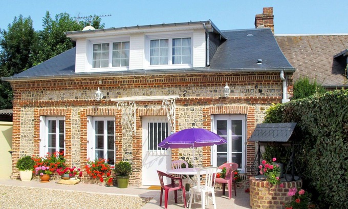 Saint-Pierre-en-Port House | Wonderful private villa for 4 people with TV and parking